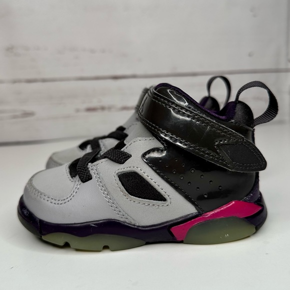 Air Jordan | Light Gray with Black Patent Hi Tops | Baby size 5 - Picture 10 of 13